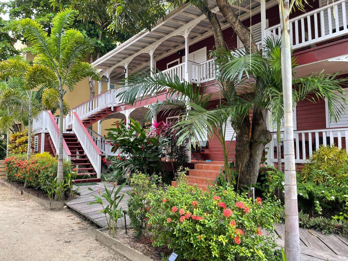 Alux House Hotel Placencia Exterior photo
